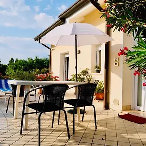 appartamenti-daniela-con-piscina-privata-condivisa-fra.hotelslidodijesolo.com/